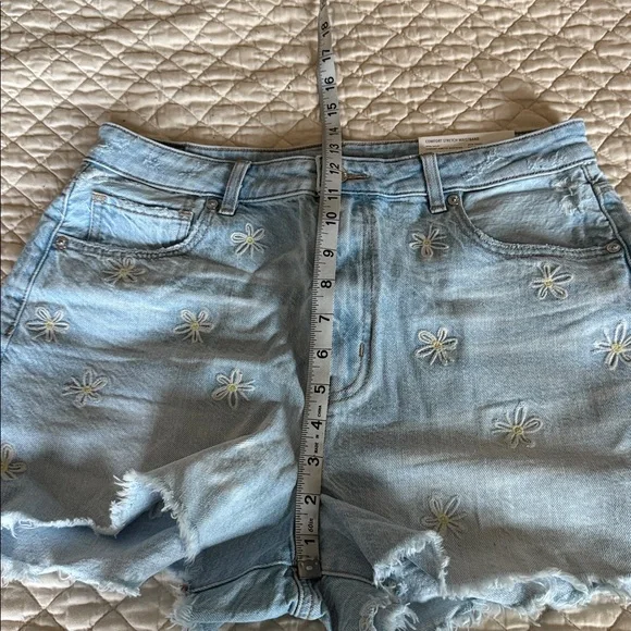 NWT American Eagle Daisy Mom Shorts 12 - Picture 4 of 7